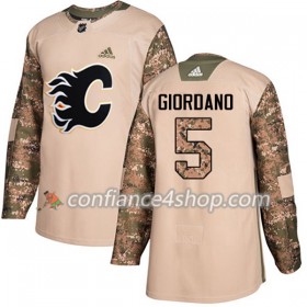 Adidas Maillot de Hockey Calgary Flames Mark Giordano 5 2017-2018 Camo Veterans Day Practice Authentic - Homme